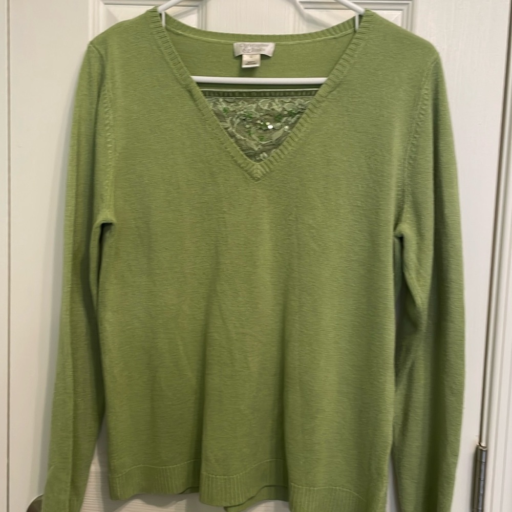 Women’s sweater large. Good condition